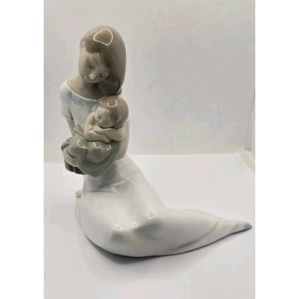 Lladro NAO Light of My Days Figurine Mother and Baby Spain 2002 EX cond. RARE